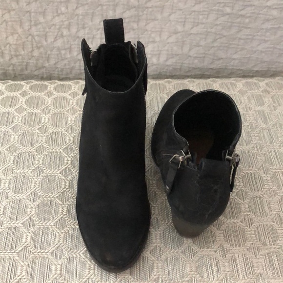 Dolce Vita Jaeger Bootie, Double Side Zip. Color: Black. Size 7 - Picture 4 of 13